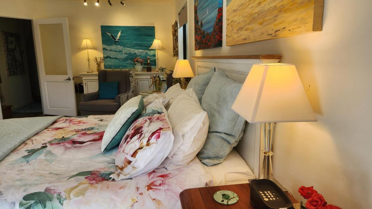 Hotel Boutique Art Retreat Upper Hutt Esterno foto