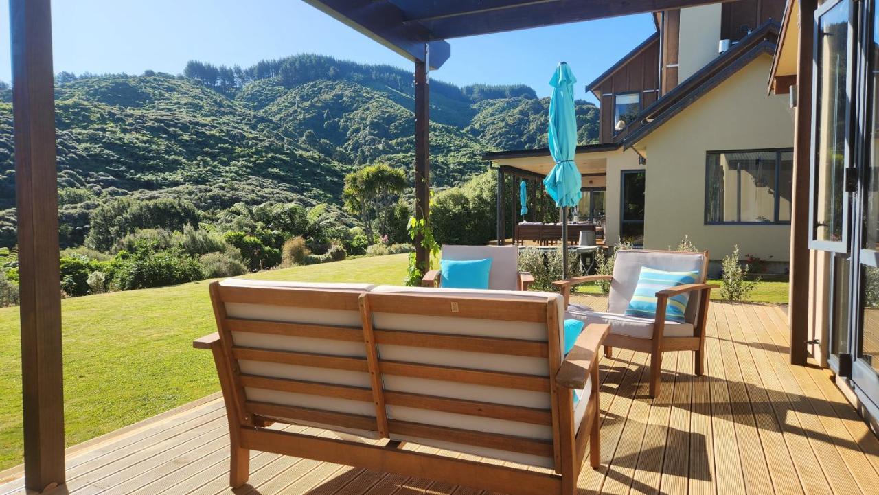 Hotel Boutique Art Retreat Upper Hutt Esterno foto