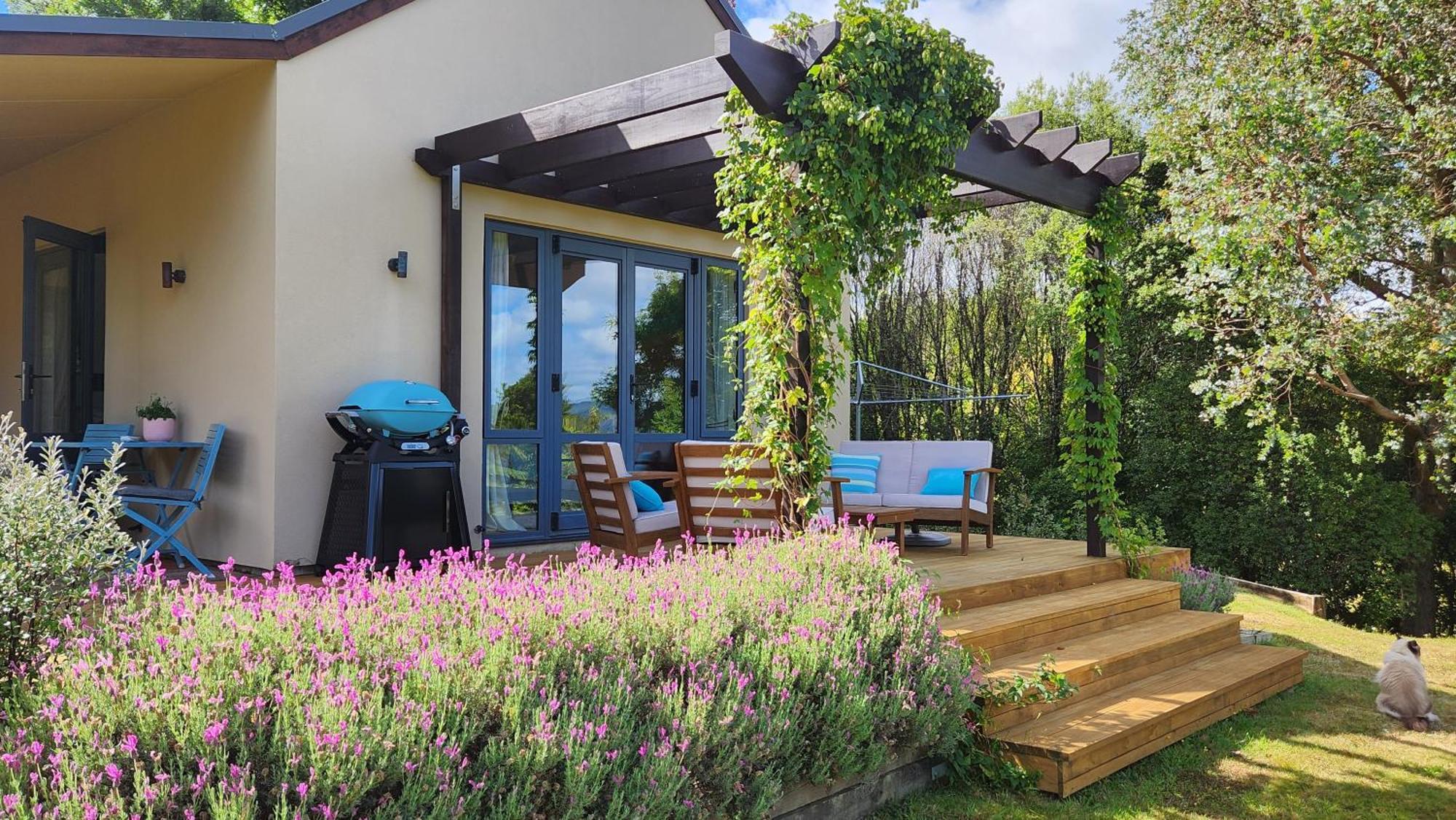 Hotel Boutique Art Retreat Upper Hutt Esterno foto